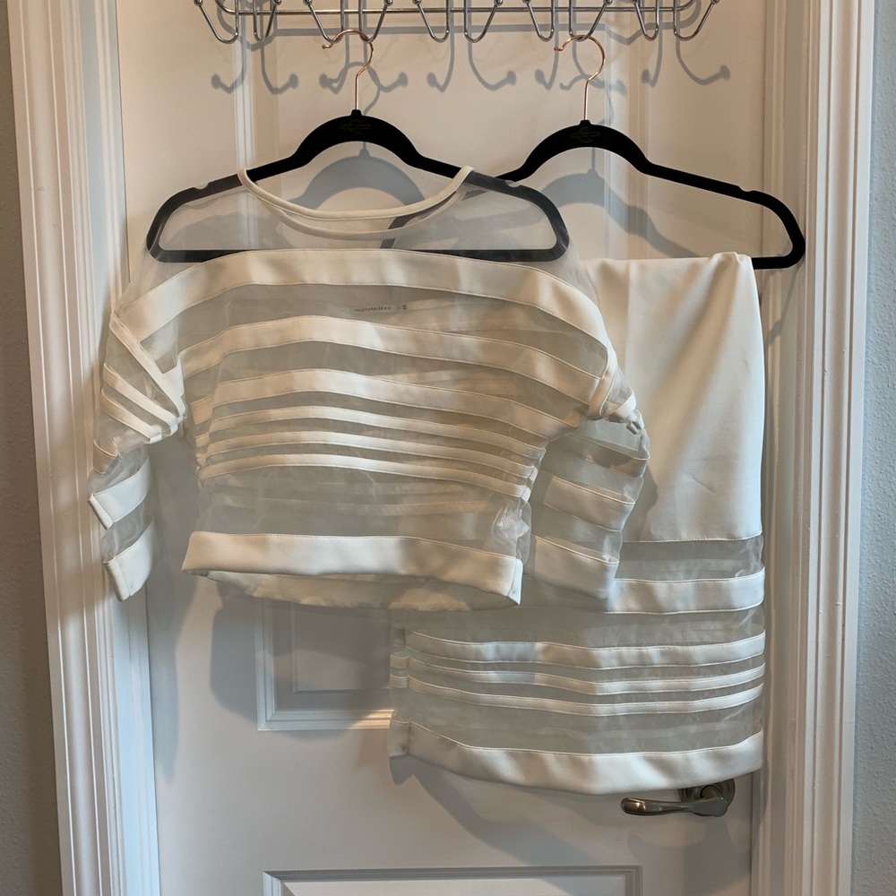 Elegant Cream Skirt Set - Picture 2 of 2